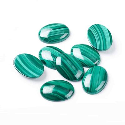 Малахит на кабошон 25x18x5~6 мм АА